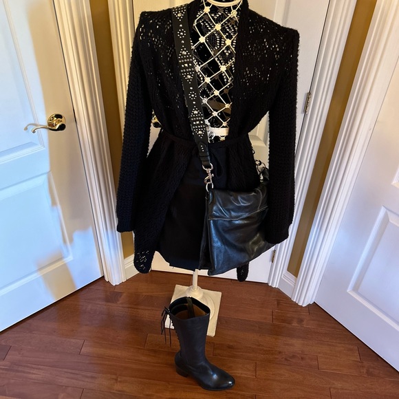 New never worn.black leather boot size 9 - Picture 14 of 16